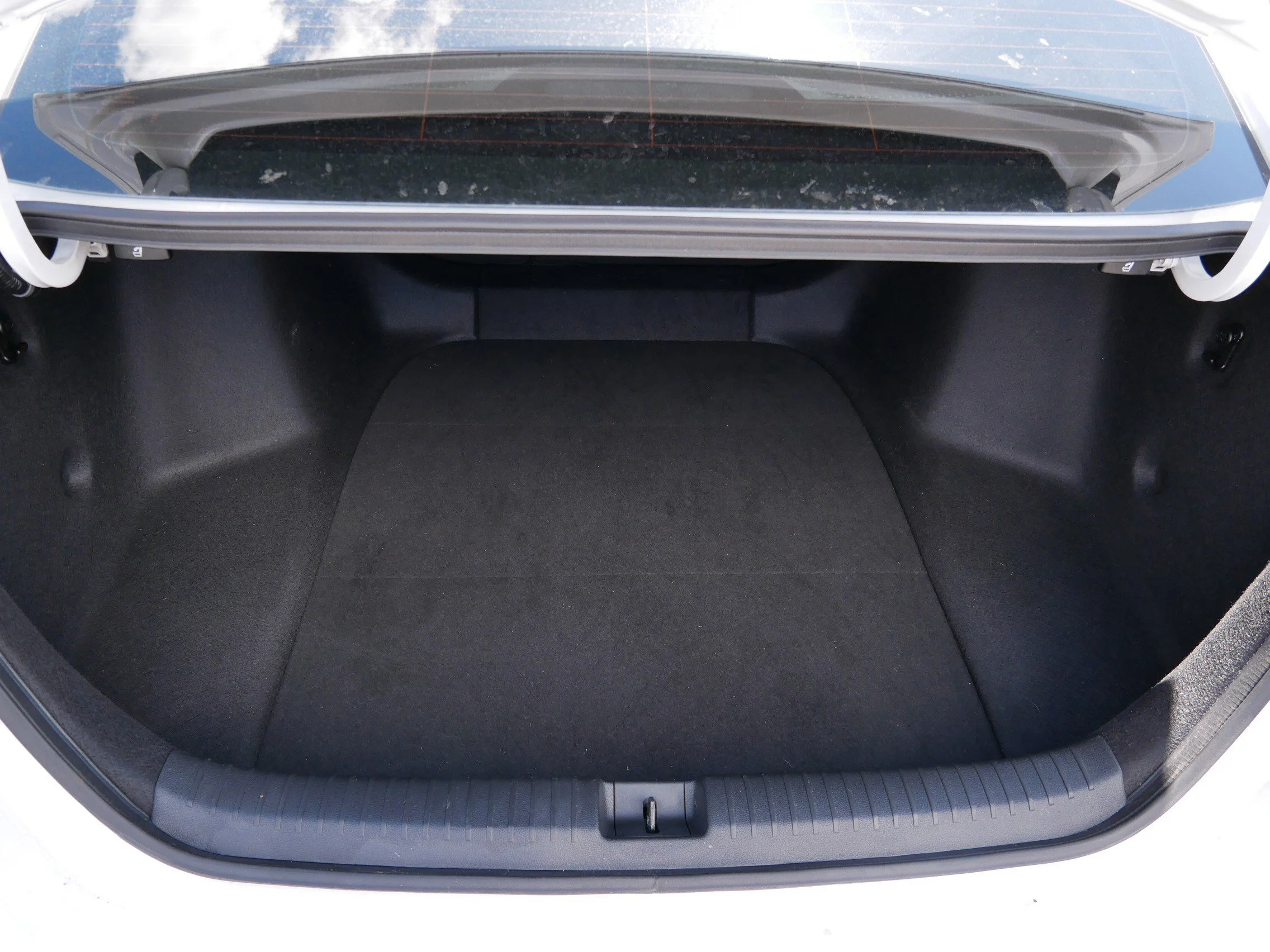 Used 2025 Platinum White Pearl Honda Touring image 18