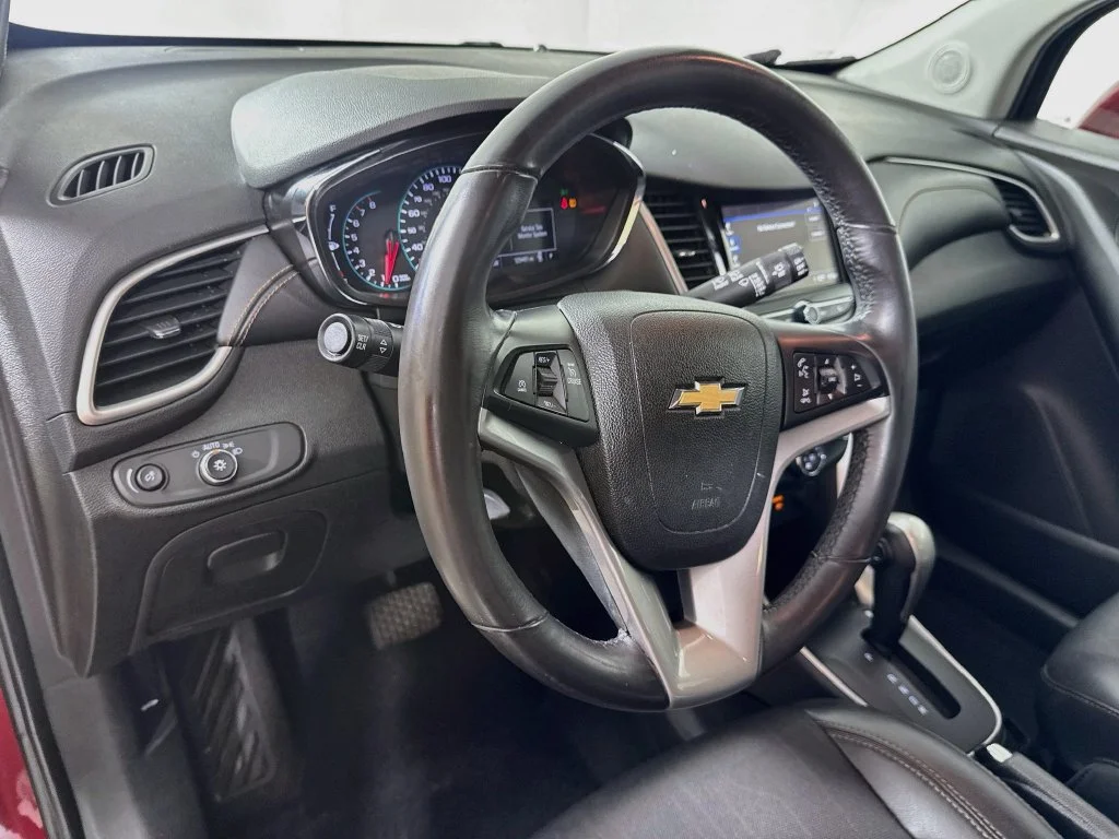 Used 2018 Red Chevrolet LT image 9