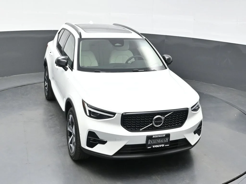 New 2026 Crystal White Volvo Plus image 30
