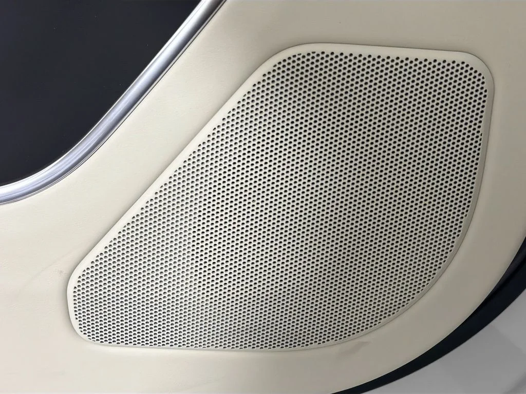 New 2026 Fuji White Land Rover SE image 19