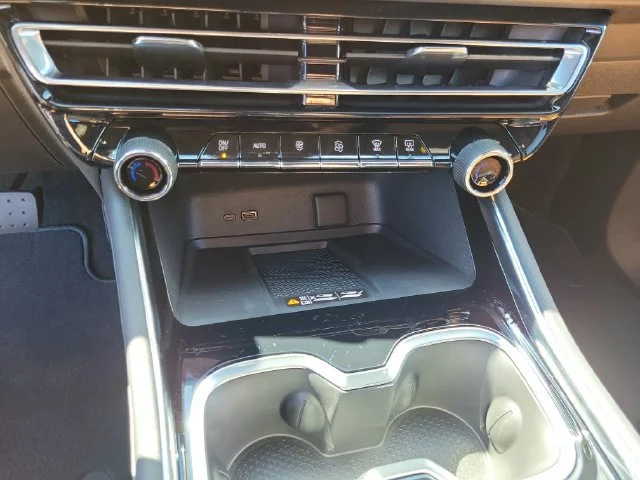 2027 Chevrolet Traverse Z71 - Photo 34