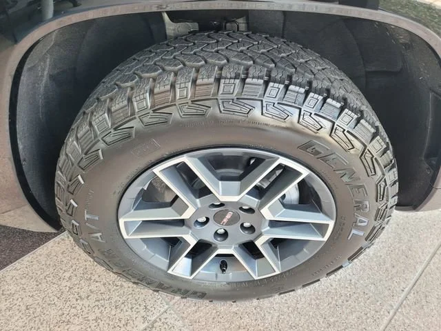 2026 GMC Terrain AT4 - Photo 18