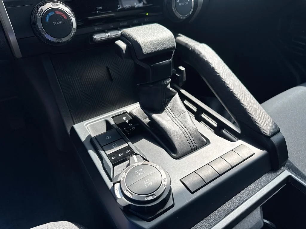 Used 2025  Toyota SR5 image 29