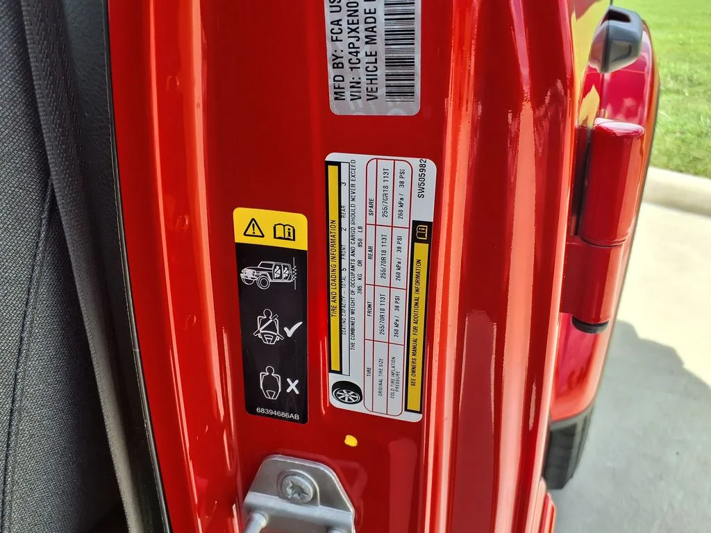 Used 2025 Red Jeep Sahara image 33