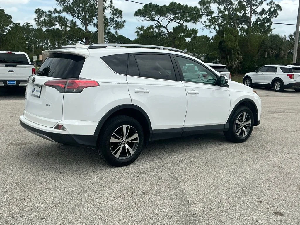 Used 2017 White Toyota XLE image 13