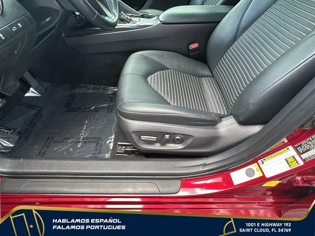 Used 2018 Red Toyota SE image 14