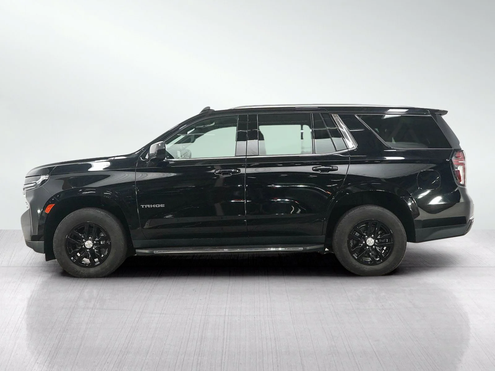 Used 2021 Chevrolet Tahoe LT with VIN 1GNSKNKD3MR122196 for sale in Eden Prairie, Minnesota
