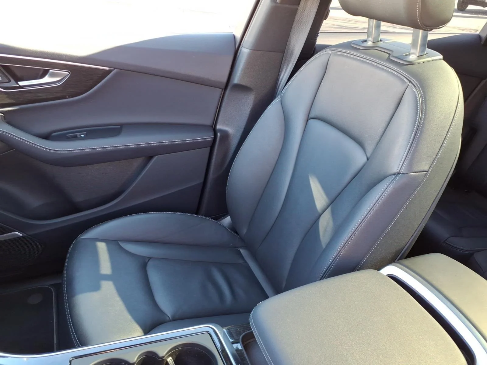 Used 2025 Carrara White AUDI  image 19