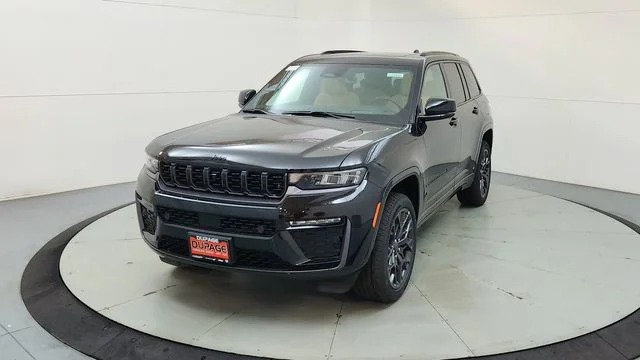 New 2026 Diamond Black Crystal Pearl-Coat Exterior Paint Jeep Summit image 3