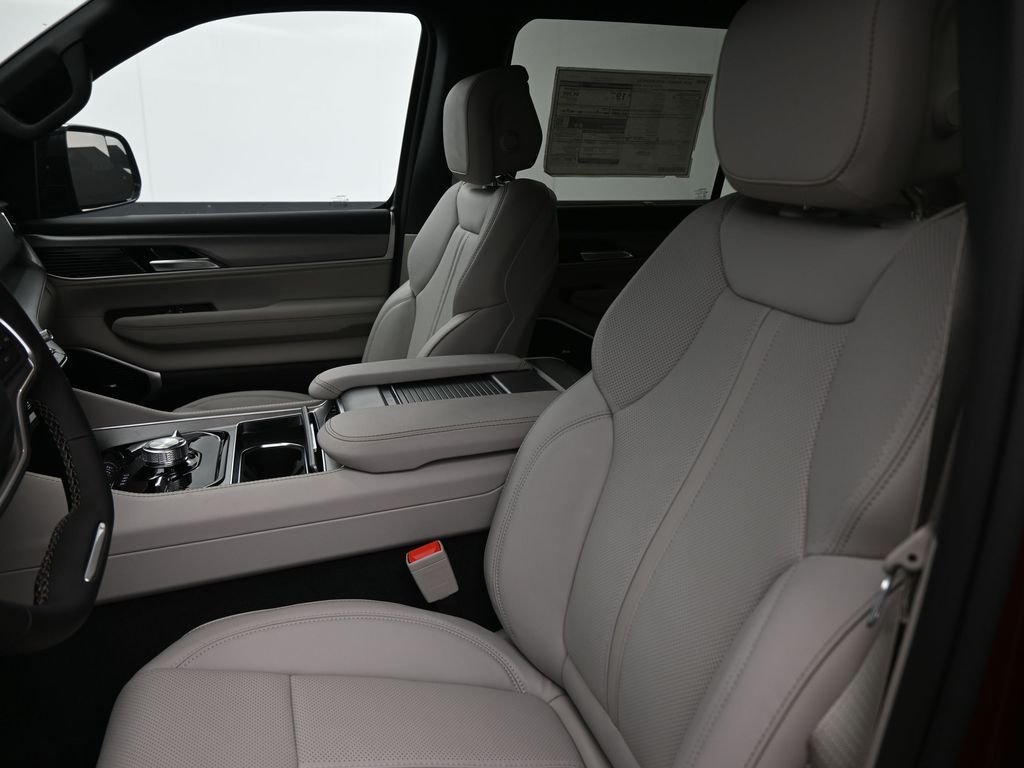 New 2026 Velvet Red Pearl-Coat Exterior Paint Jeep Limited Reserve image 33