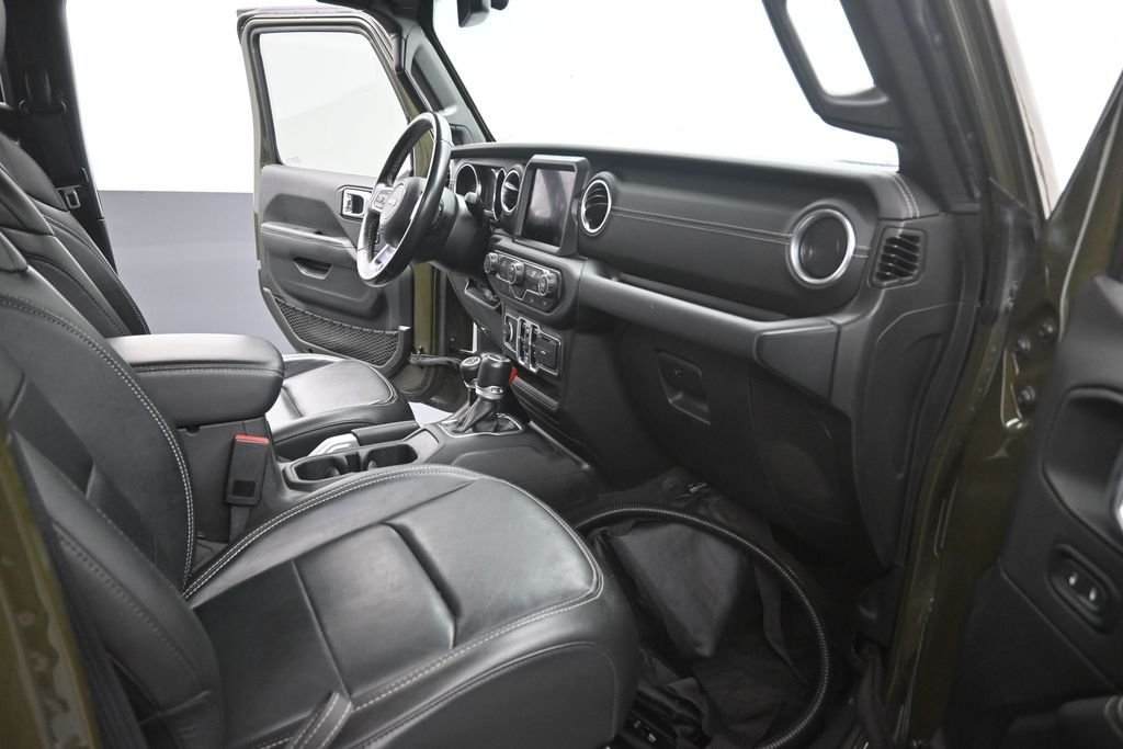 Used 2022 Green Jeep Overland image 24