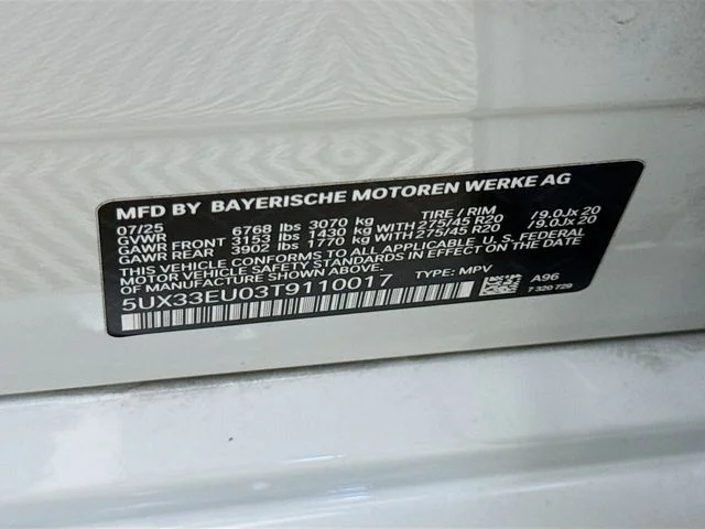 Used 2026 White BMW M60i image 34