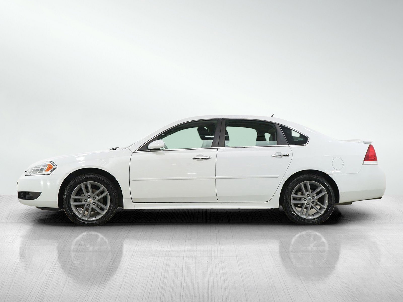 Used 2014 Chevrolet Impala 1LZ with VIN 2G1WC5E30E1153984 for sale in Burnsville, Minnesota