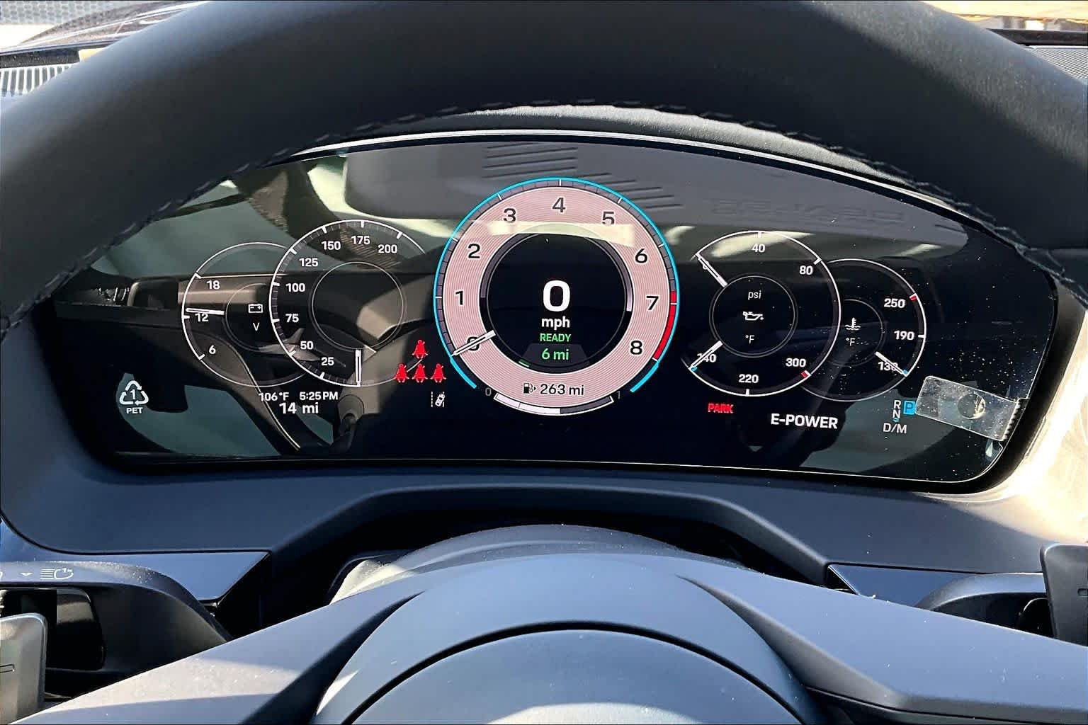 New 2026 Gentian Blue Metallic Porsche 4 E-Hybrid image 25