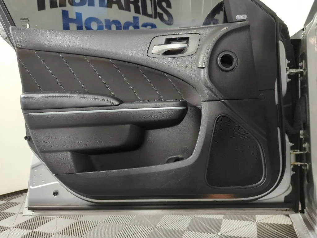 Used 2021 Triple Nickel Clearcoat Dodge R/T image 8