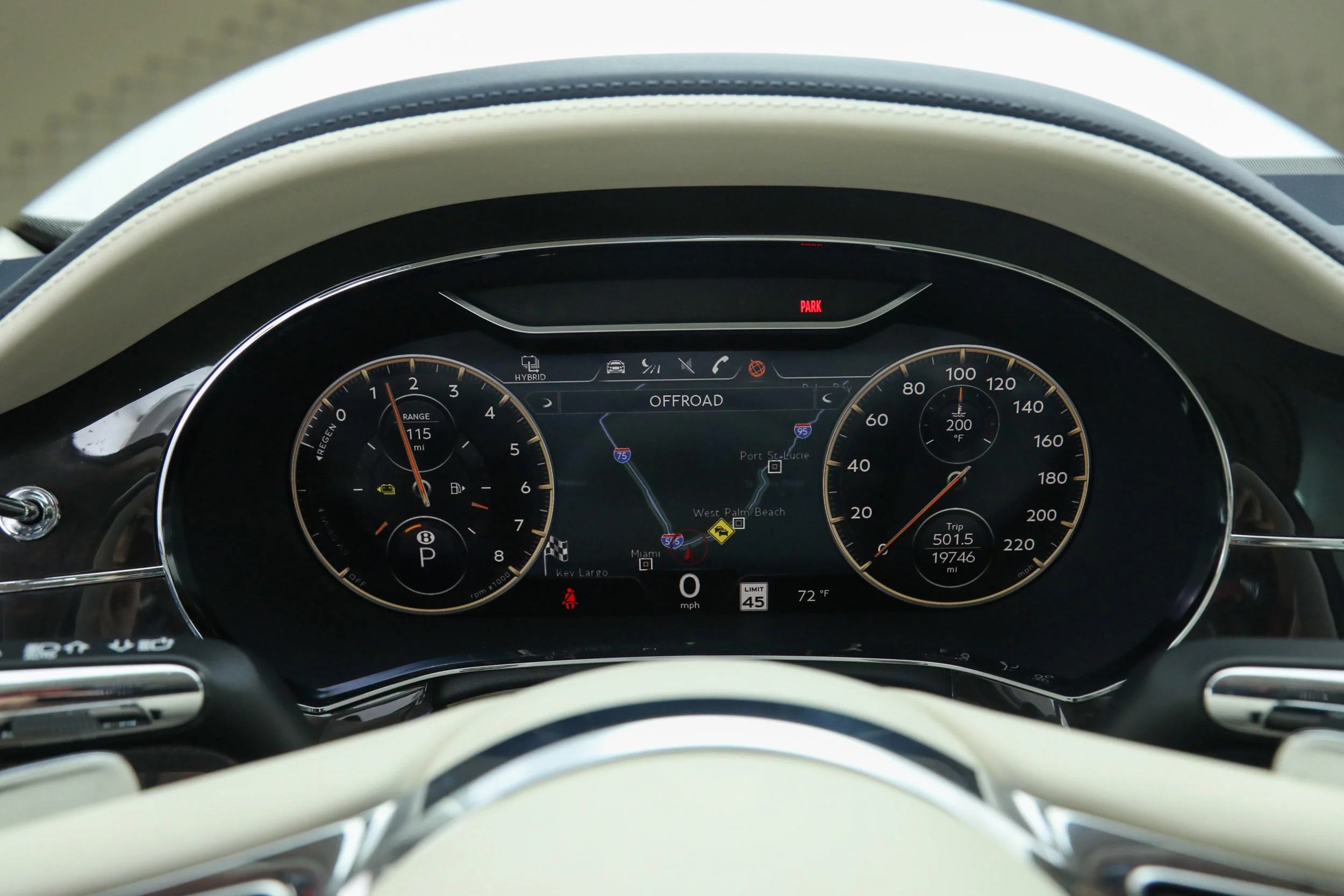 Used 2022 White Bentley  image 28