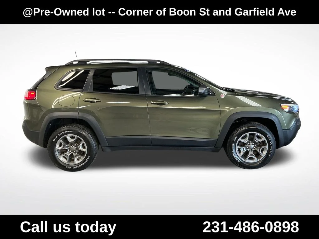 Used 2019 Green Jeep Trailhawk image 6