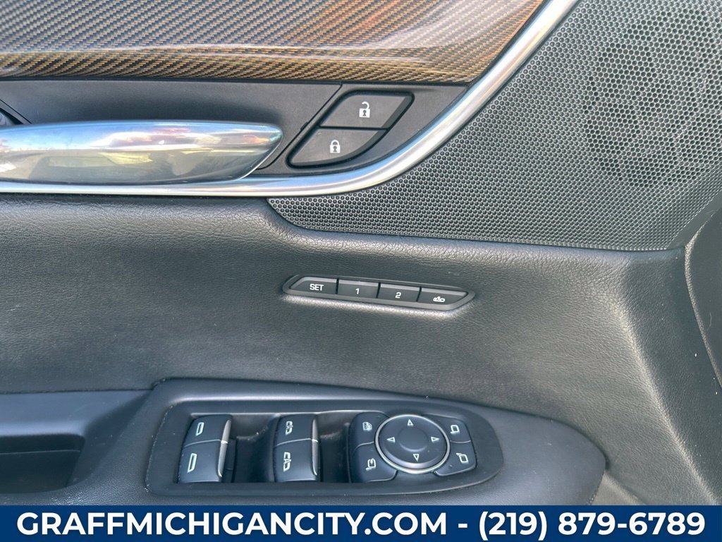 Used 2017 CRYSTAL WHITE TRICOAT Cadillac Platinum AWD image 38