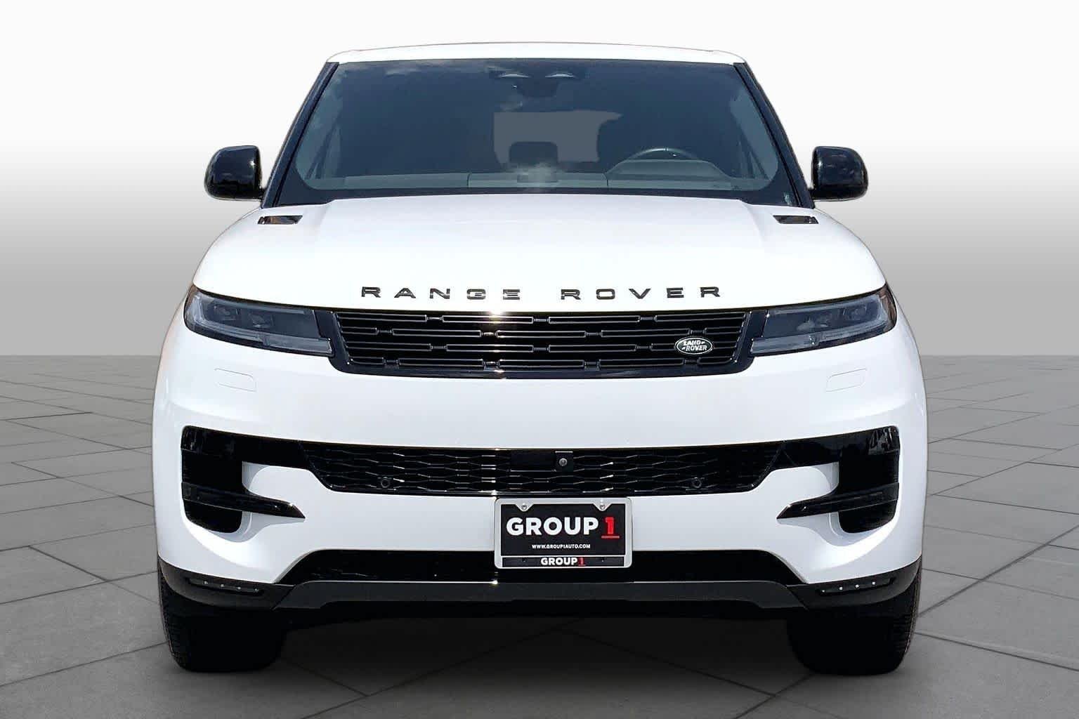 Used 2025 Fuji White Land Rover SE image 4
