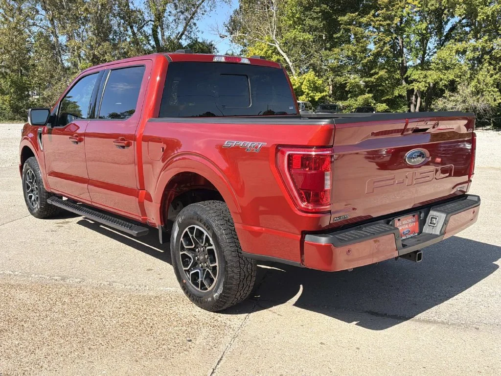 Used 2023 Chili Pepper Red Ford XLT image 7