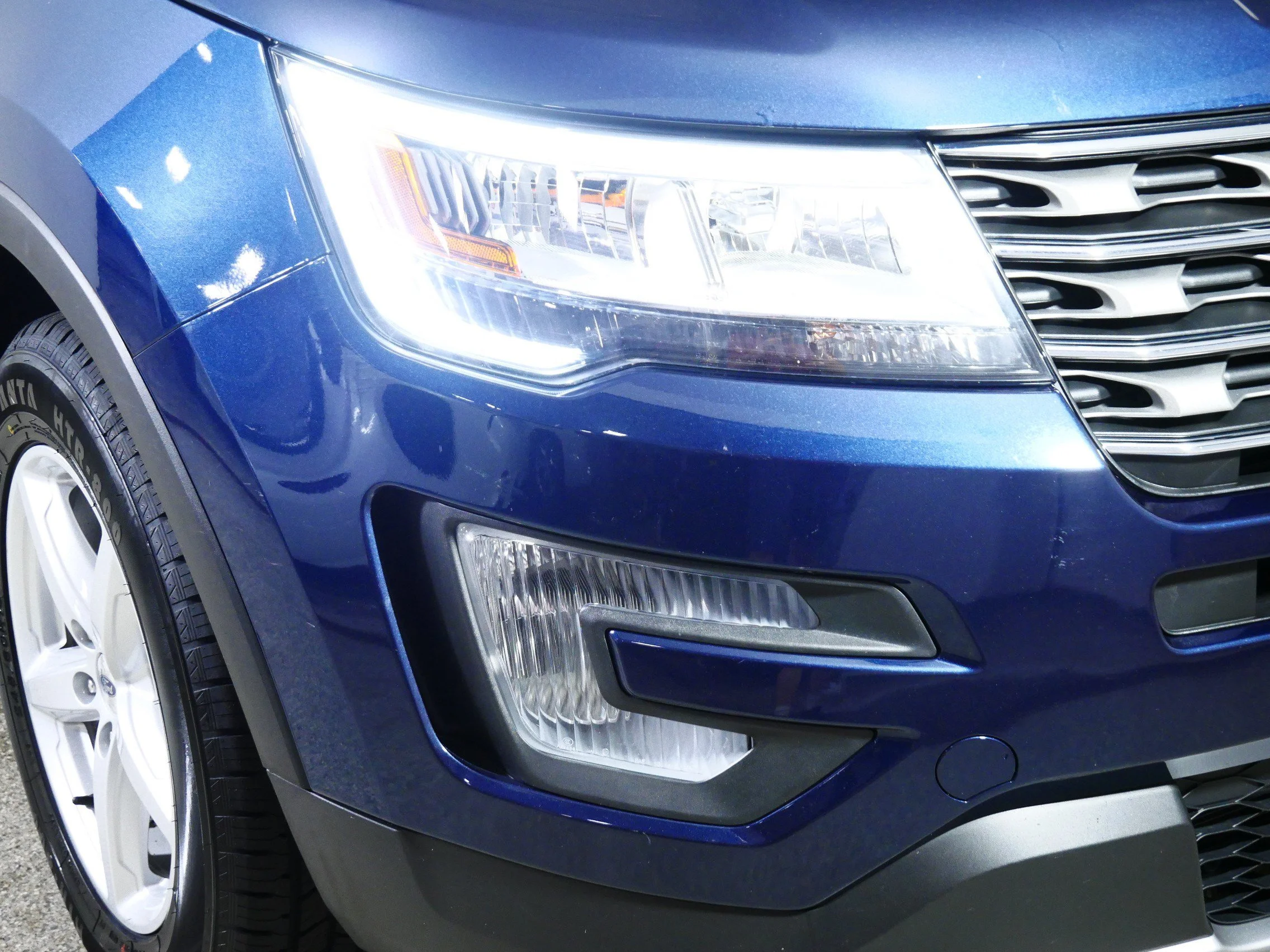Used 2017 Blue Jeans Metallic Ford XLT image 16