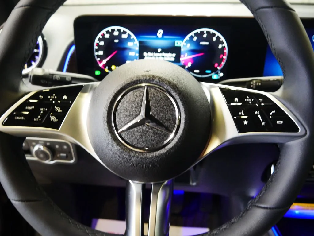 New 2026 Night Black Mercedes-Benz GLB 250 image 63