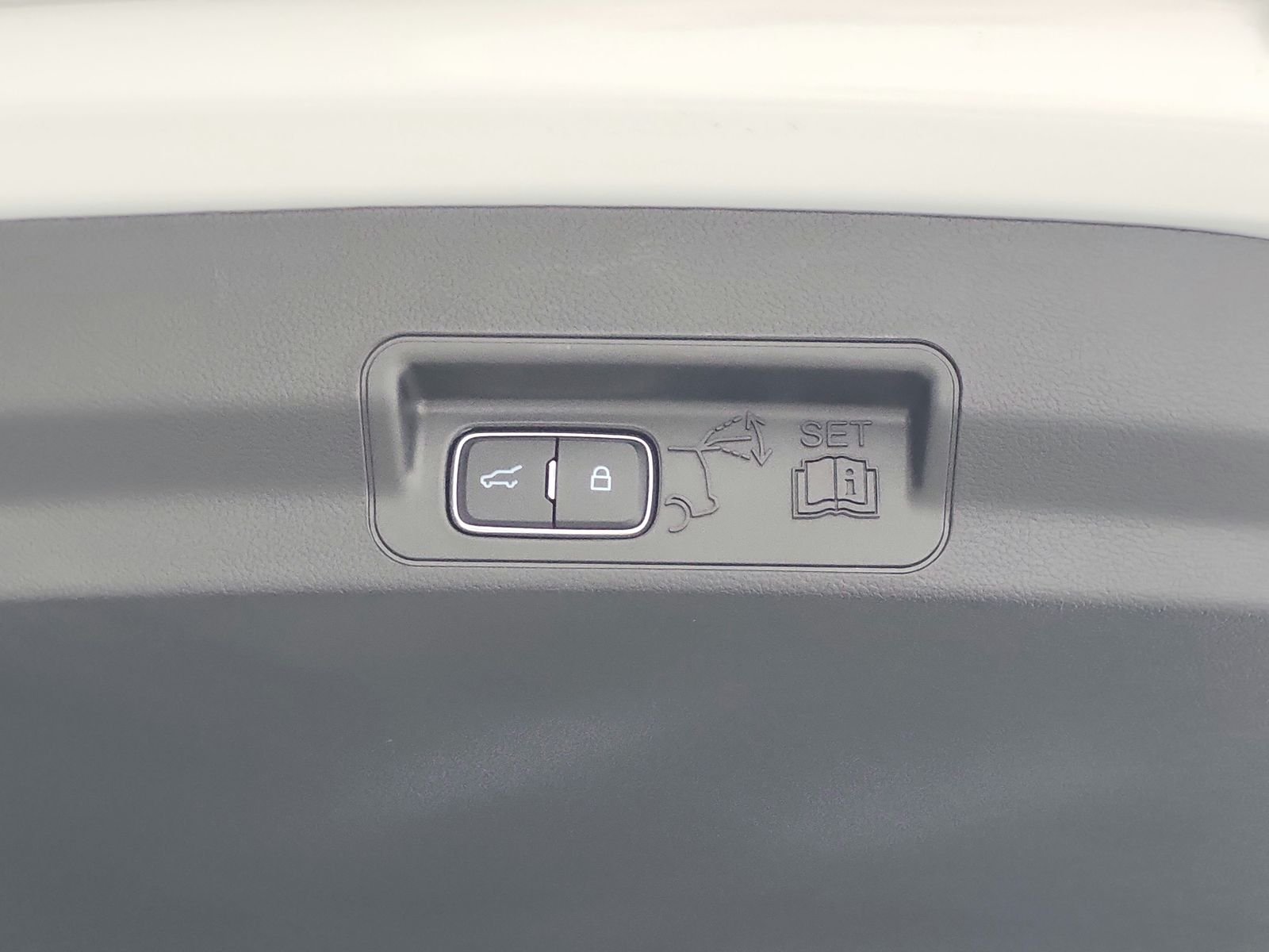 New 2026 Space White Metallic Ford Tremor® image 46