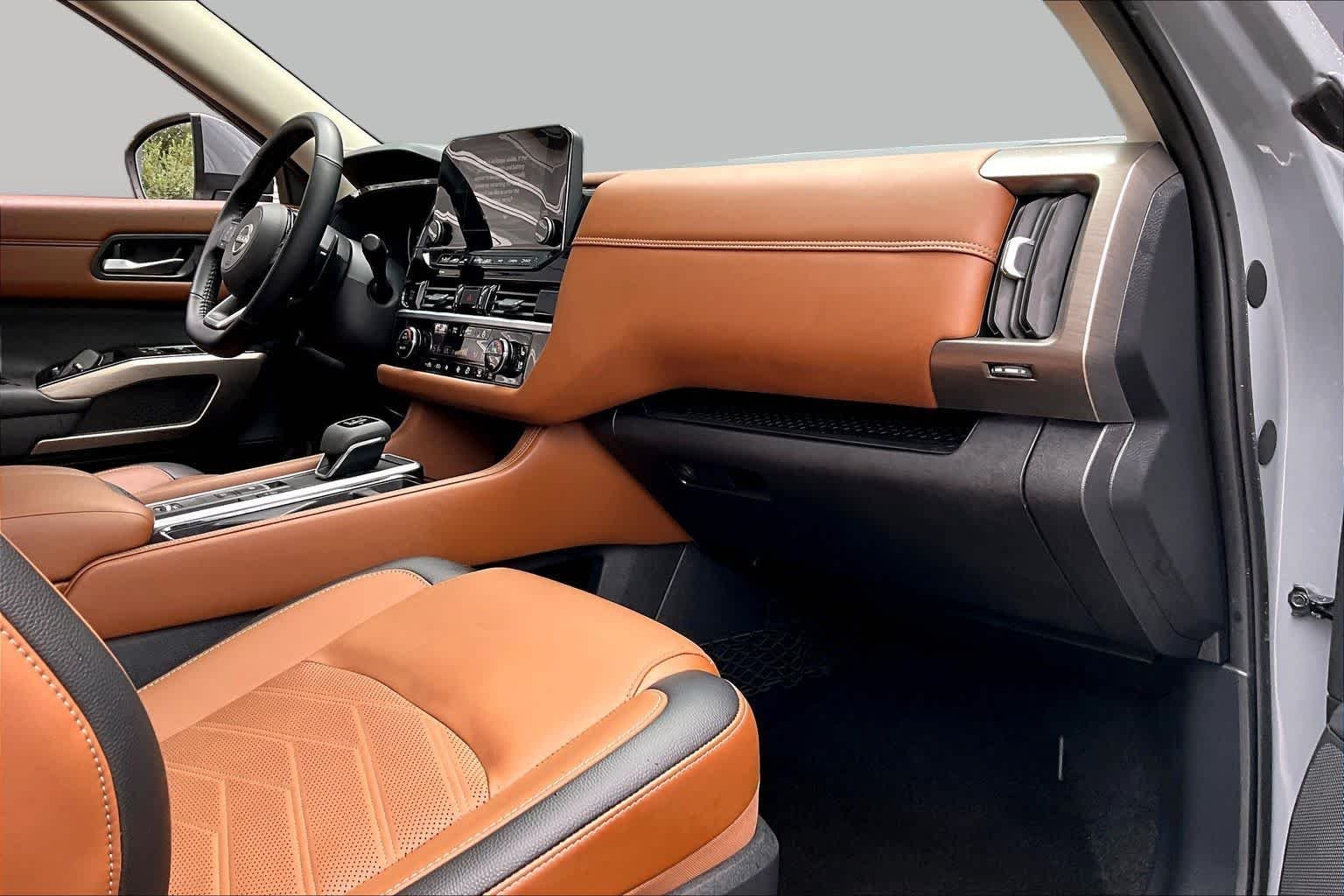 Used 2025 Boulder Gray Pearl Nissan Platinum image 19
