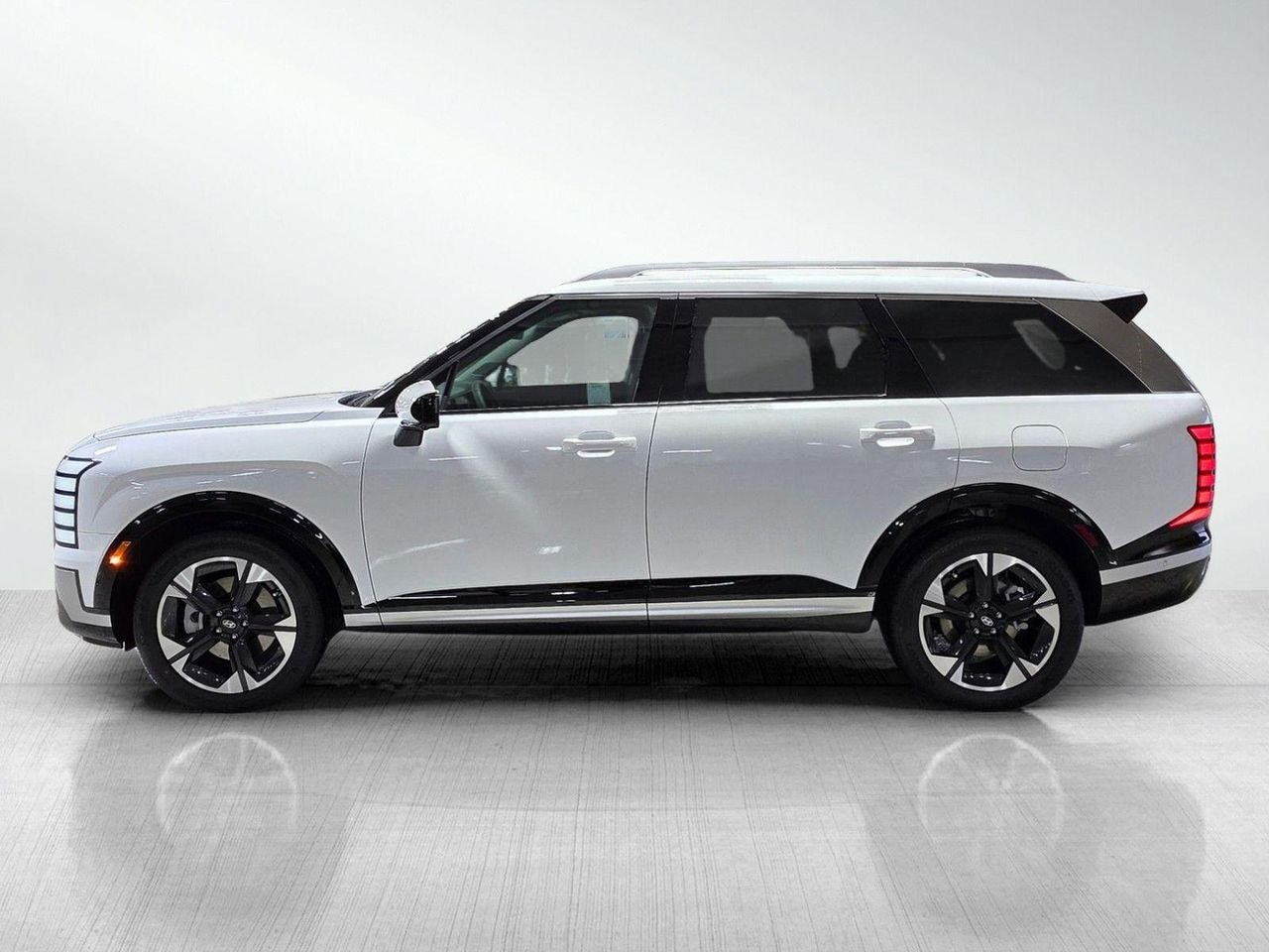 New 2026 Creamy White Pearl Hyundai Limited FWD image 4