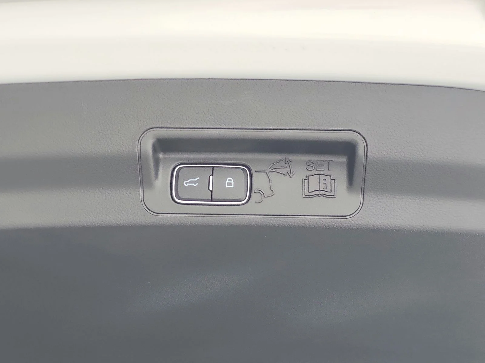 New 2026 White Ford Tremor image 46