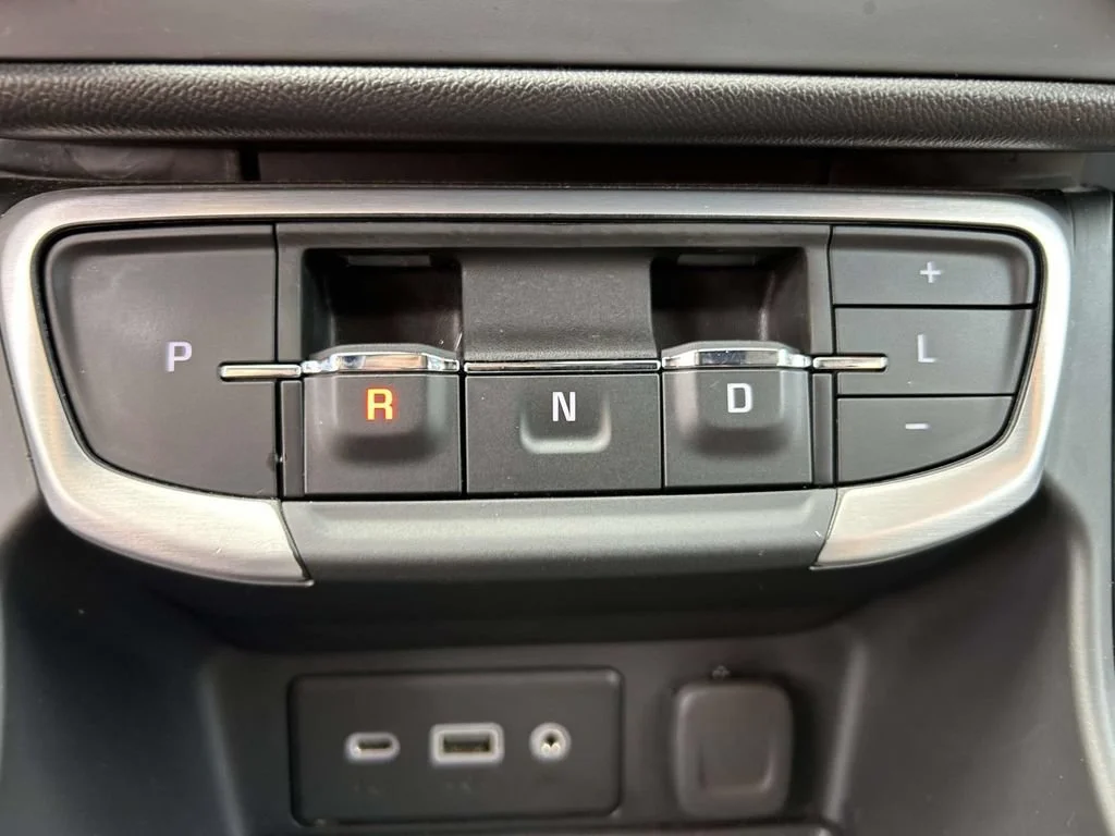 Used 2024 Ebony Twilight Metallic GMC SLE image 18