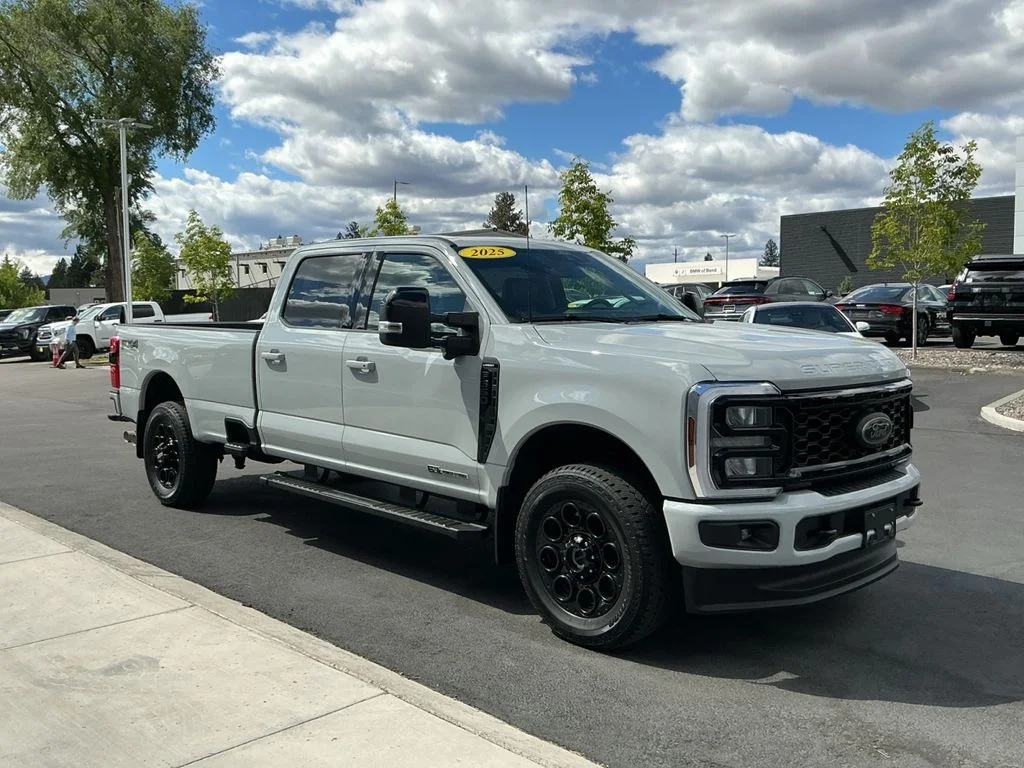 Used 2025 White Ford Lariat image 7