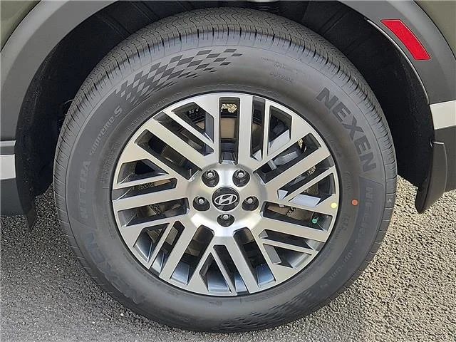 New 2026 Titan Charcoal Pearl Hyundai SEL Premium image 7