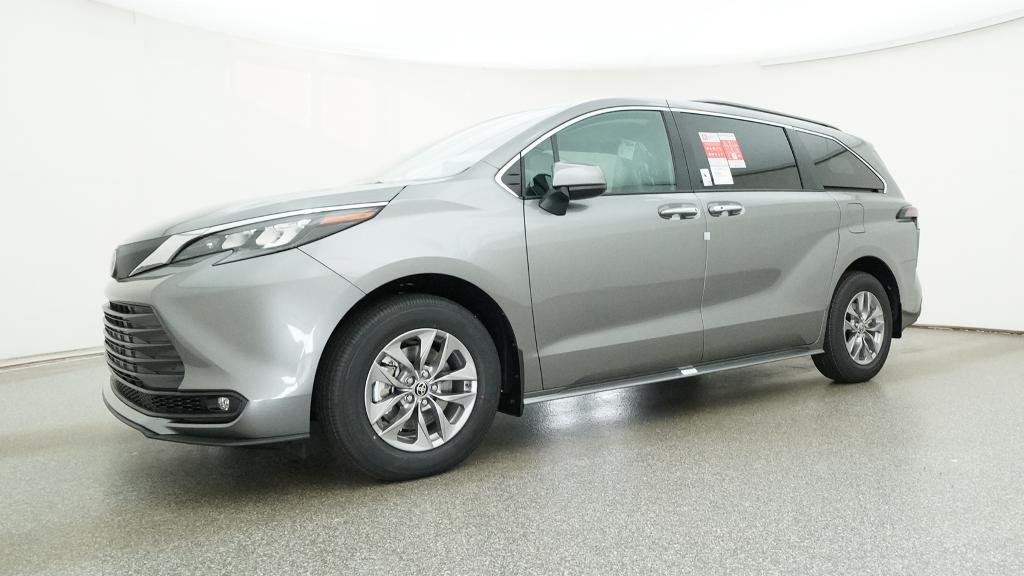 New 2026 Heavy Metal Toyota XLE image 6
