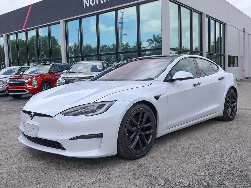 Used 2023 White Tesla Standard Range image 8