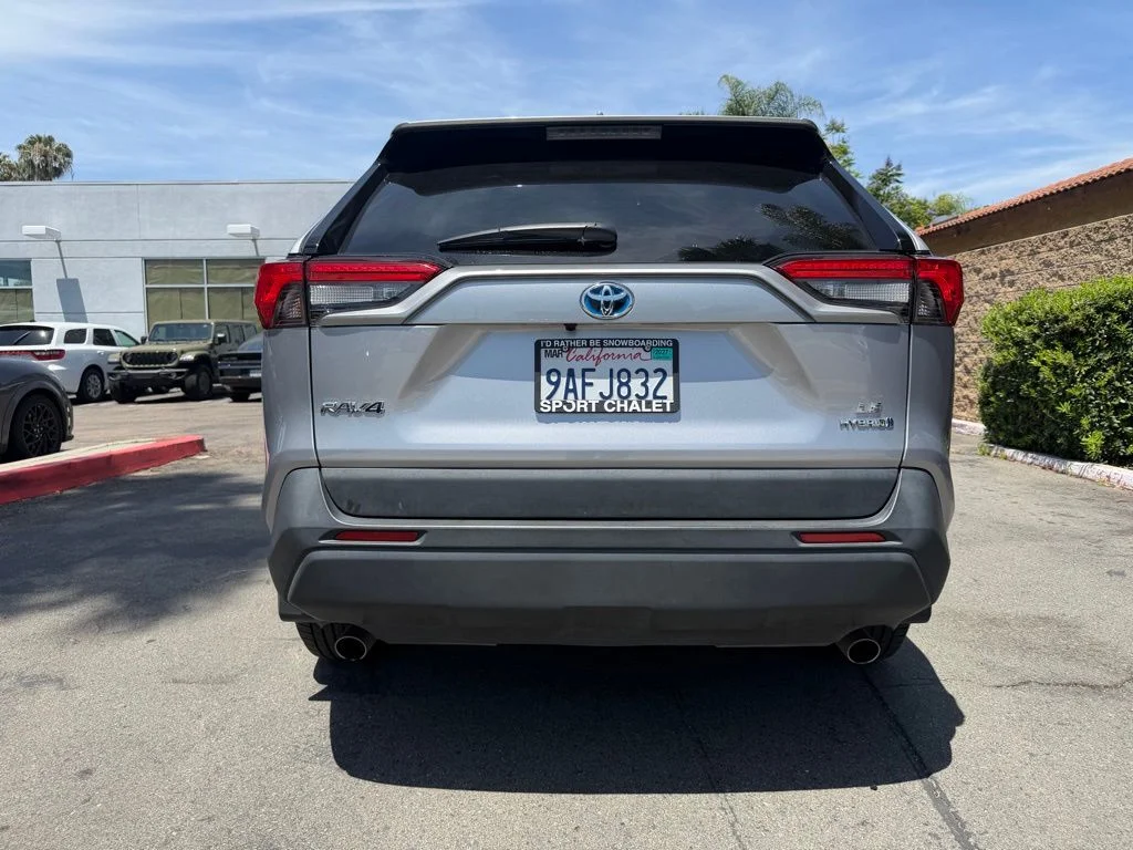 Used 2022 Silver Toyota LE image 12