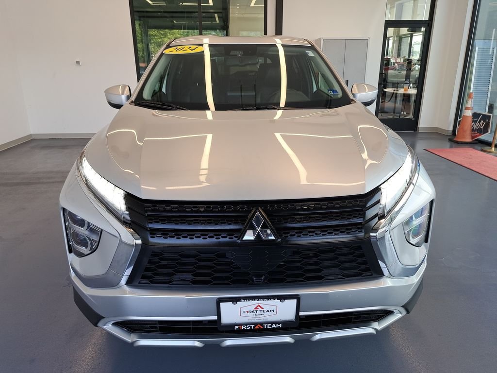 Used 2024 Black Mitsubishi SE image 12