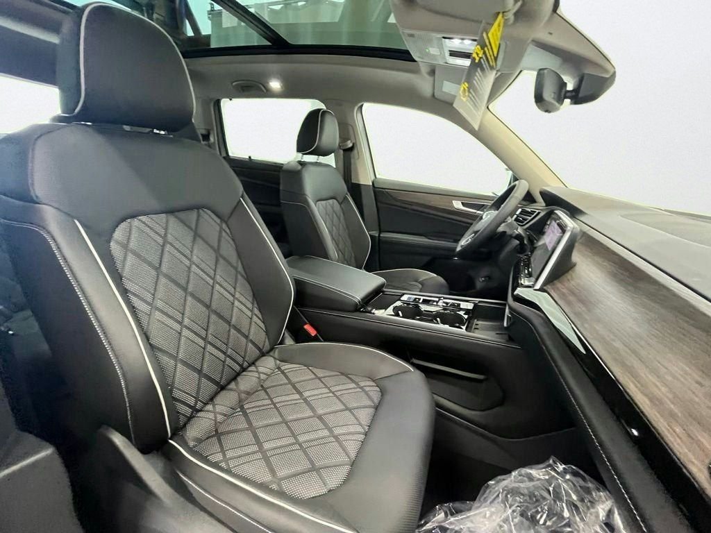 2026 Volkswagen Atlas SEL Premium R-Line - Photo 12
