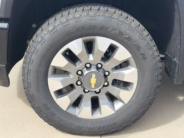 New 2026 Summit White Chevrolet Custom image 12