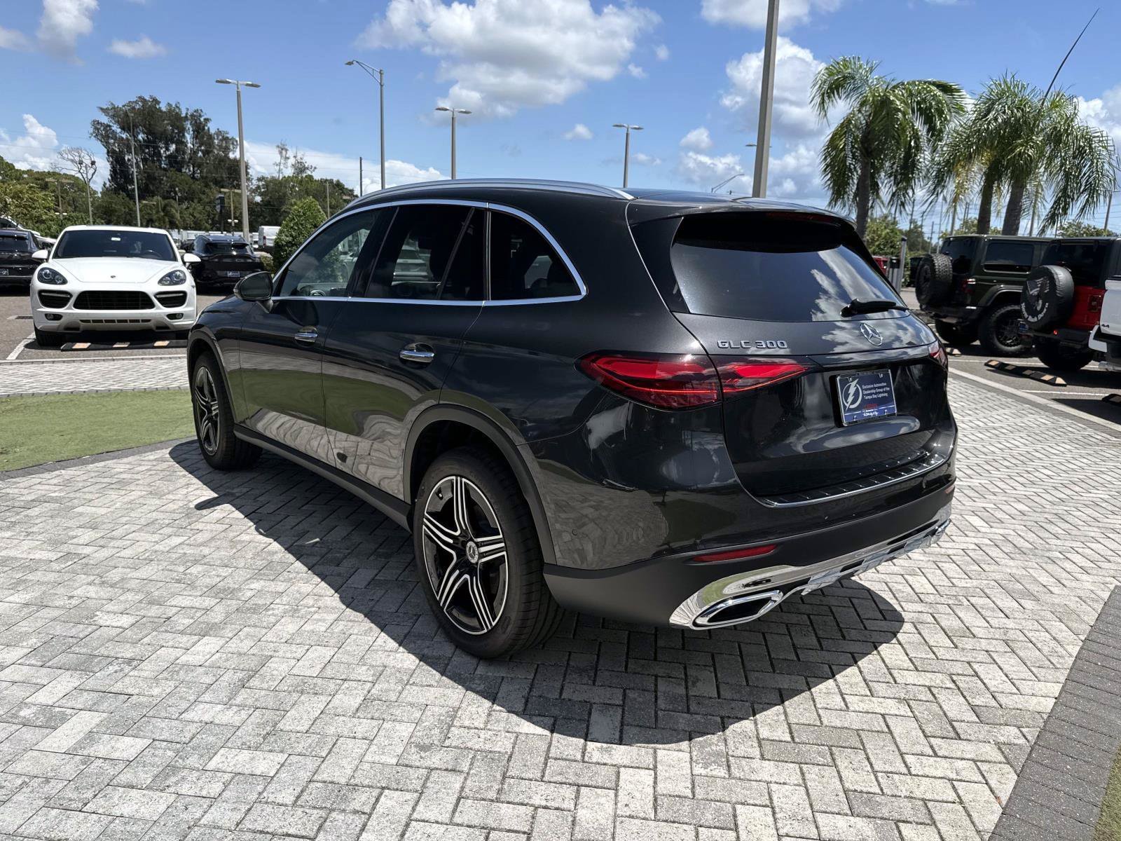 New 2027 Gray Metallic Mercedes-Benz 300 SUV image 4