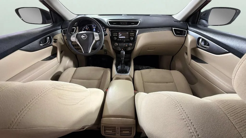 Used 2016 Red Nissan S image 31