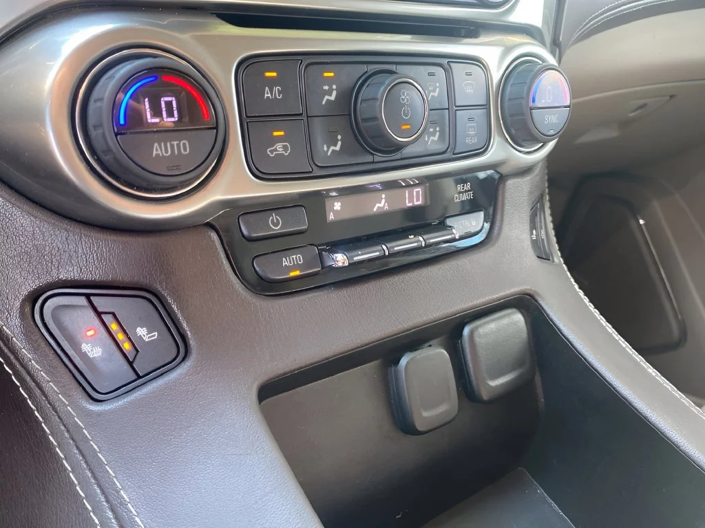 Used 2019 SATIN STEEL METALLIC Chevrolet LT image 27