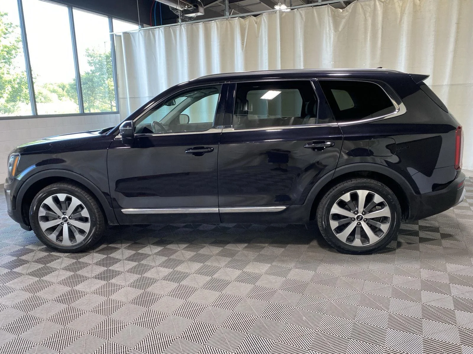 Used 2021 Black Copper Kia EX image 5
