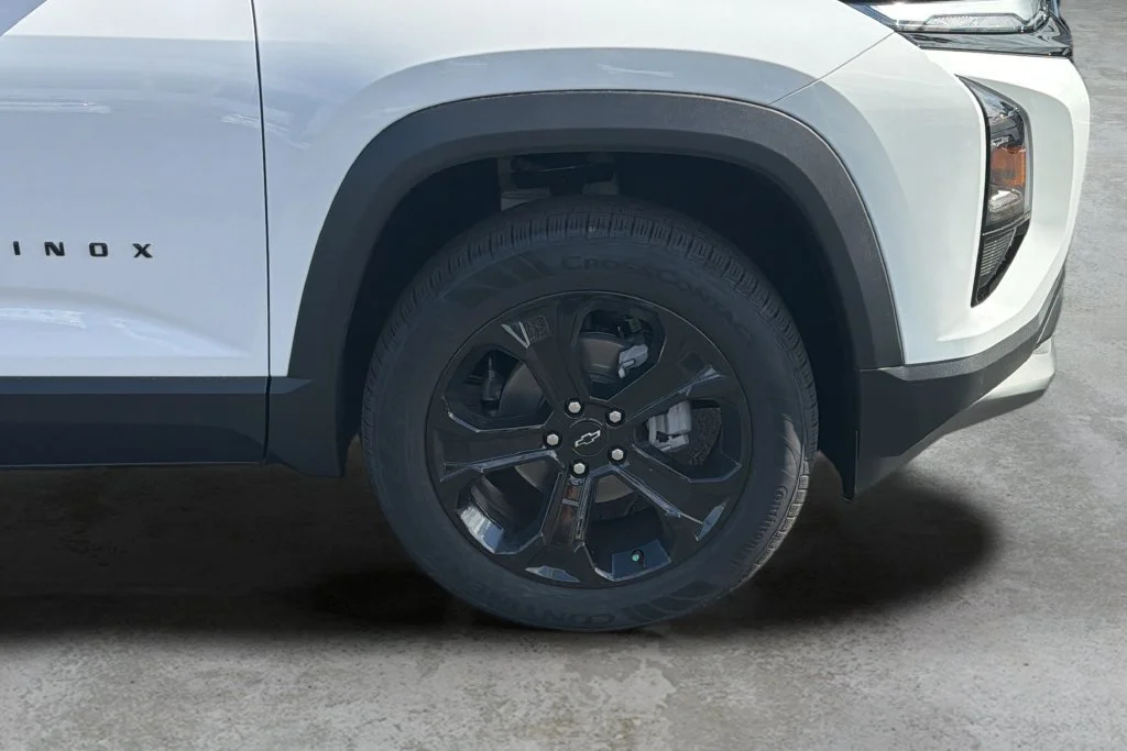 New 2027 Summit White Chevrolet LT image 9