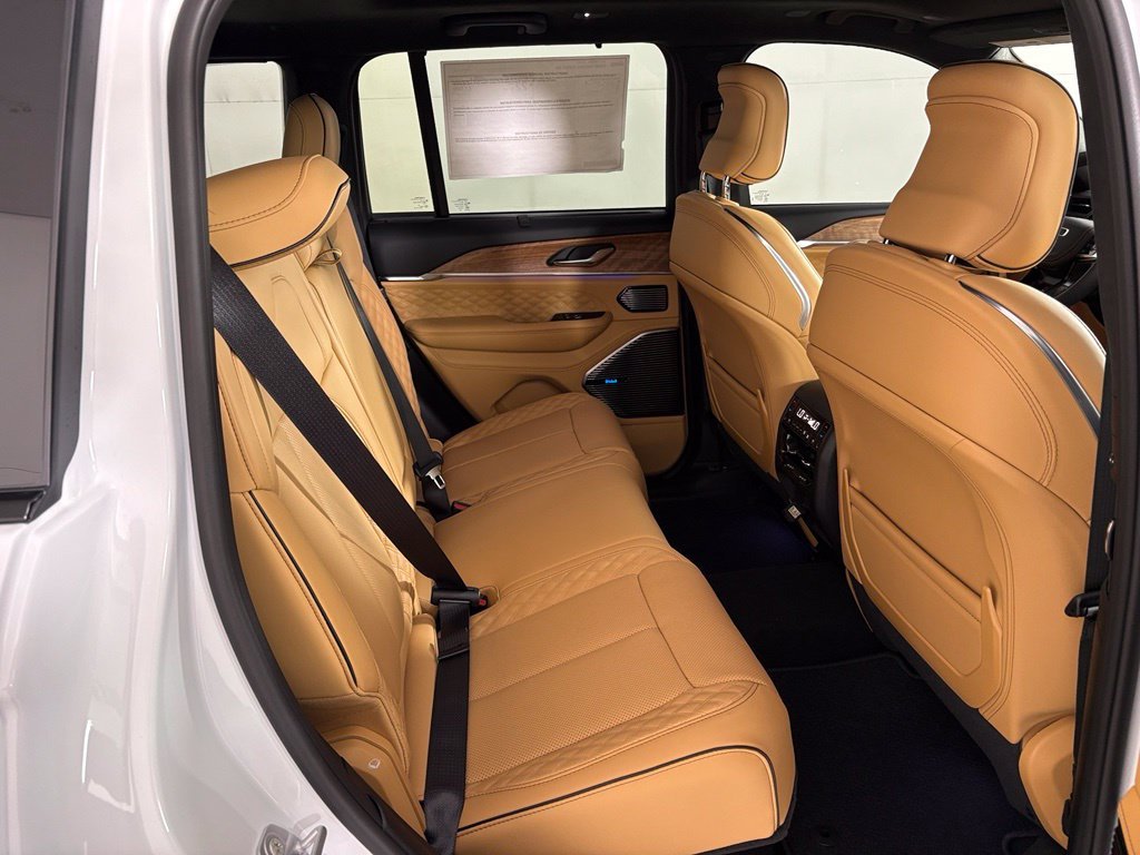 New 2027 Bright White Clear-Coat Paint Jeep Summit image 40