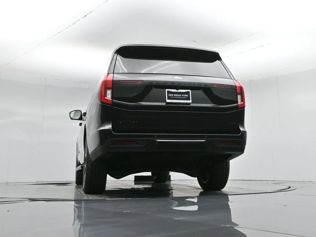 New 2026 Black Ford Platinum image 51