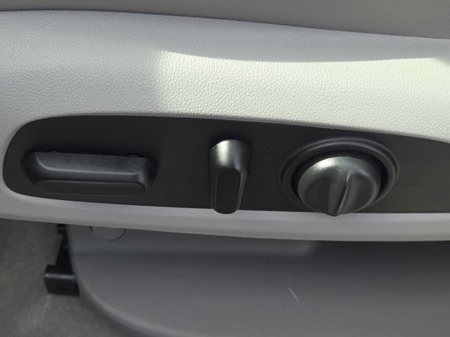 Used 2017 WHITE FROST TRICOAT GMC SLT image 19