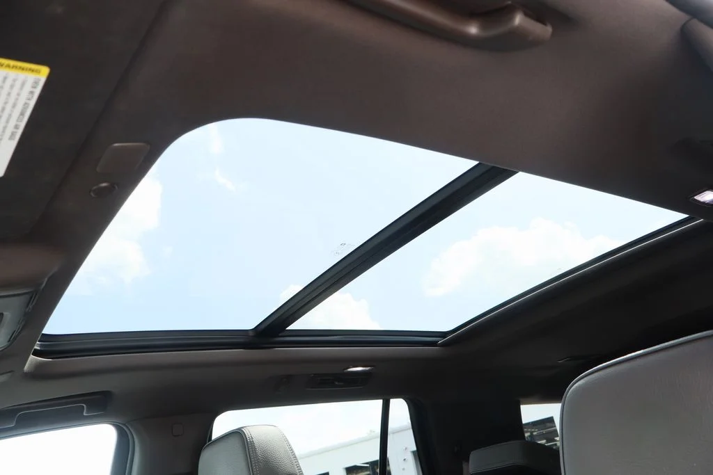 Used 2021 White GMC Denali image 25