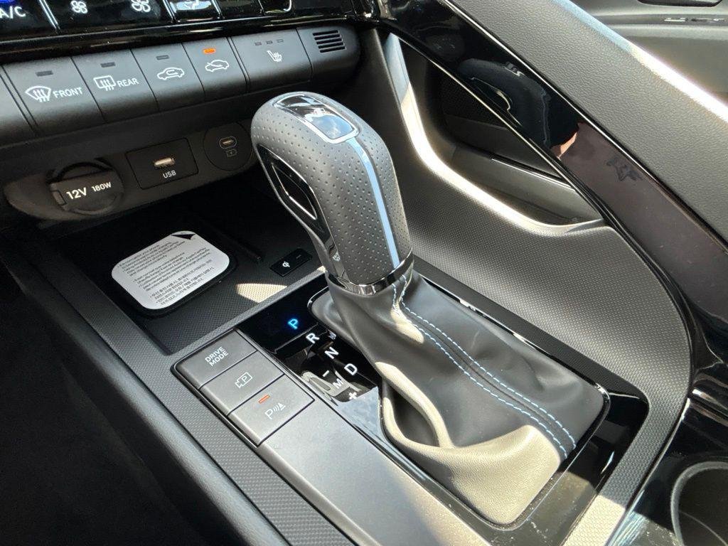 New 2026 White Hyundai Sedan image 32