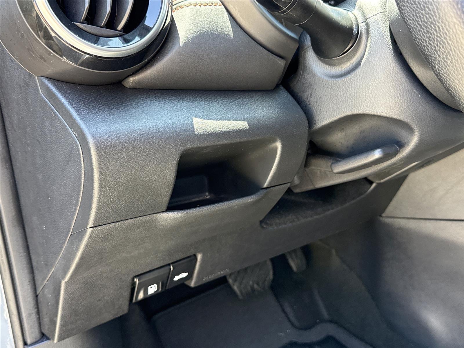 Used 2023 Boulder Gray Pearl Nissan SR image 18
